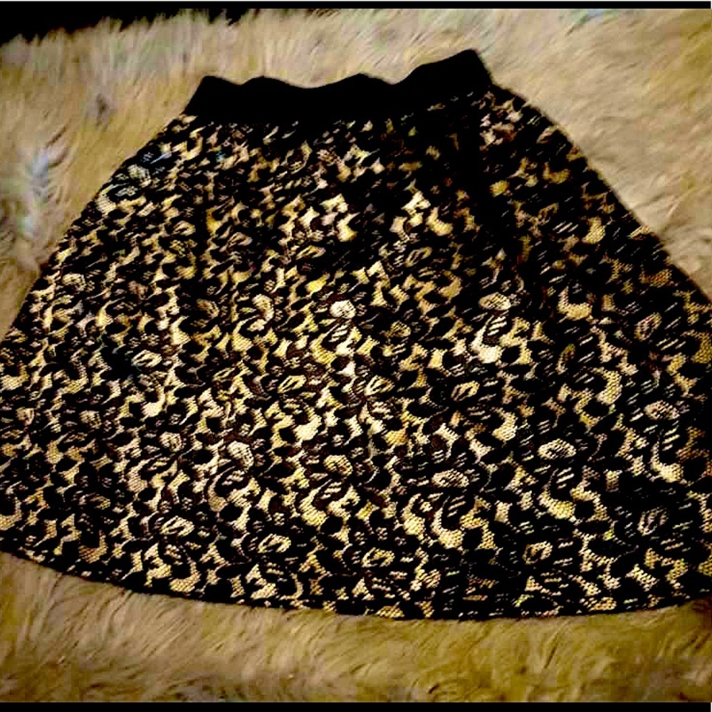 Black and gold skirt, EUC, elastic waste line.